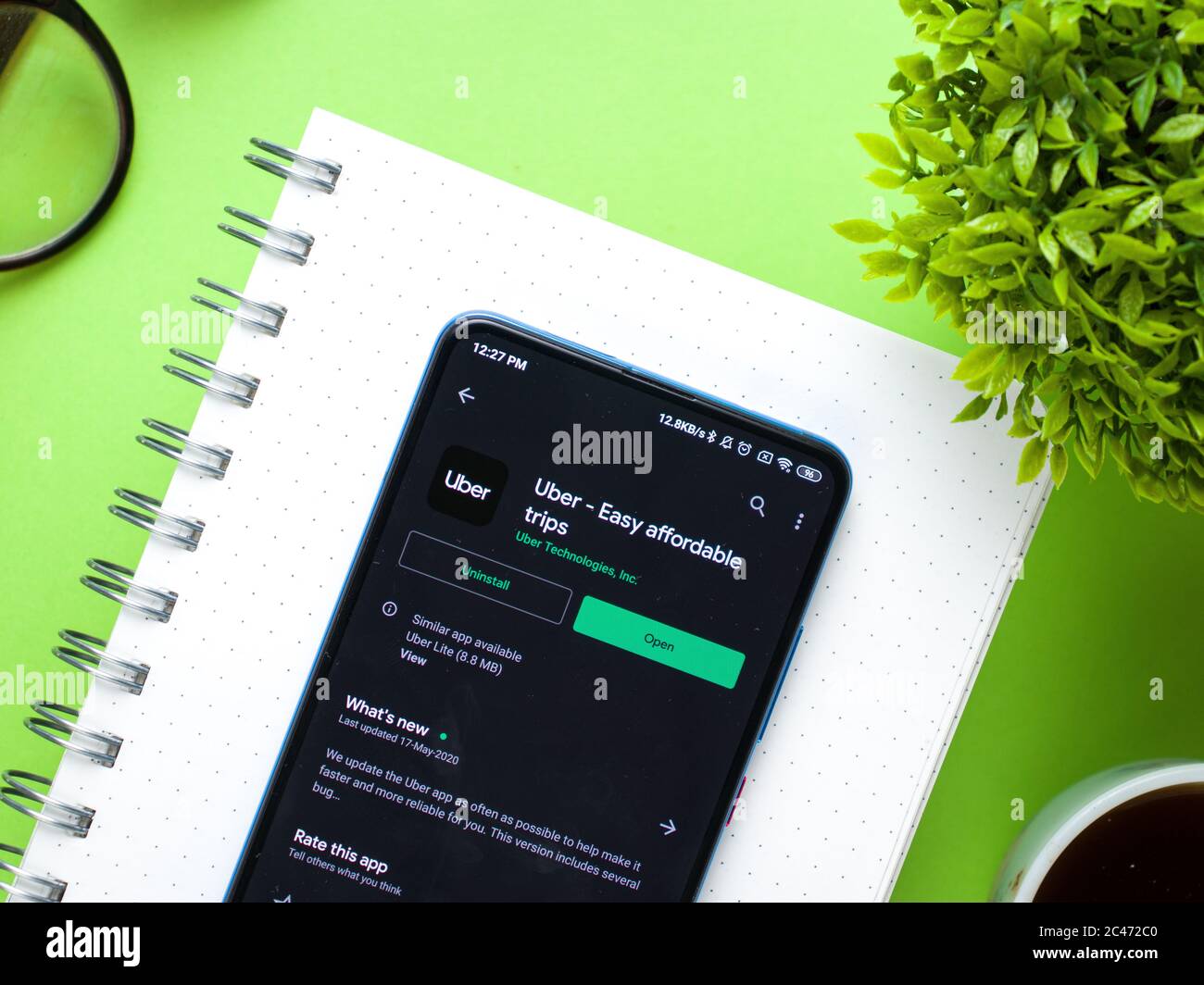 Assam, inde - 23 mai 2020 : Uber app. Une application de réservation de taxi dans le monde entier. Banque D'Images