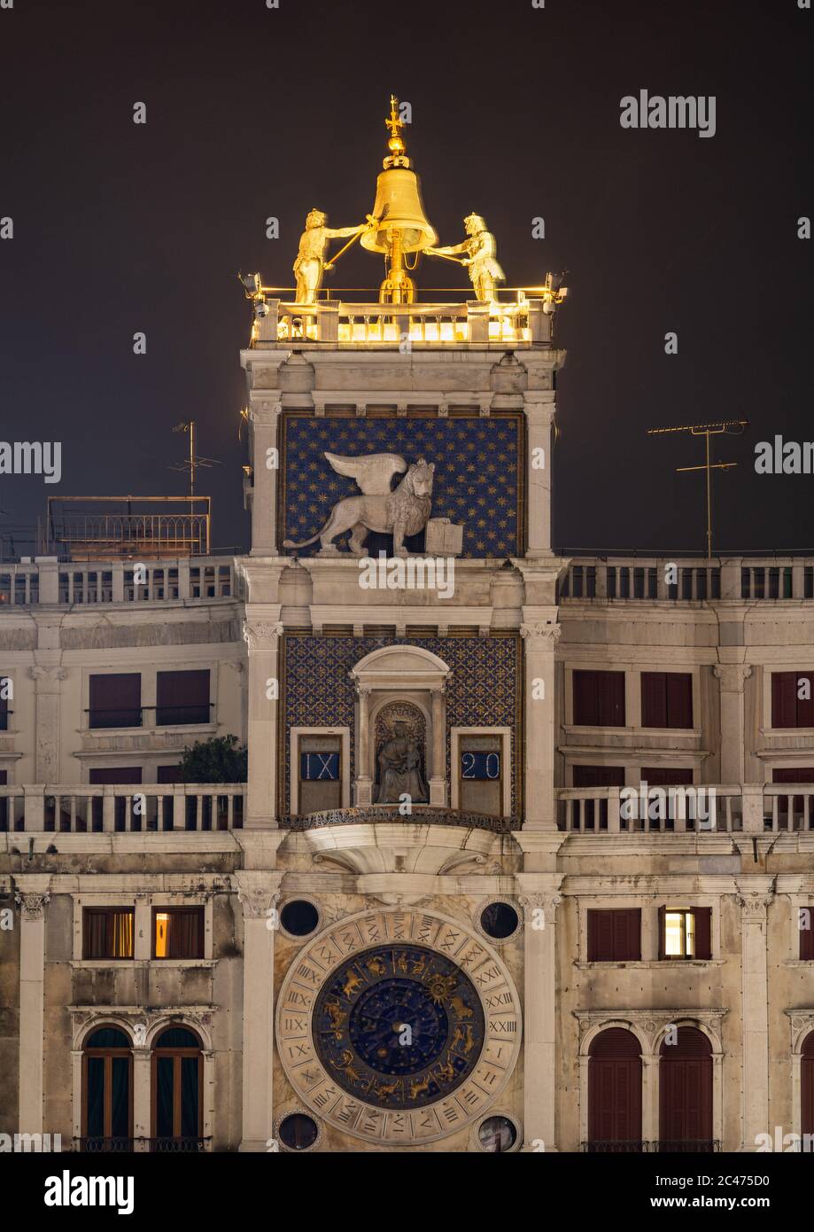 Venise, Italie, place Saint-Marc. Clocktower la nuit Banque D'Images