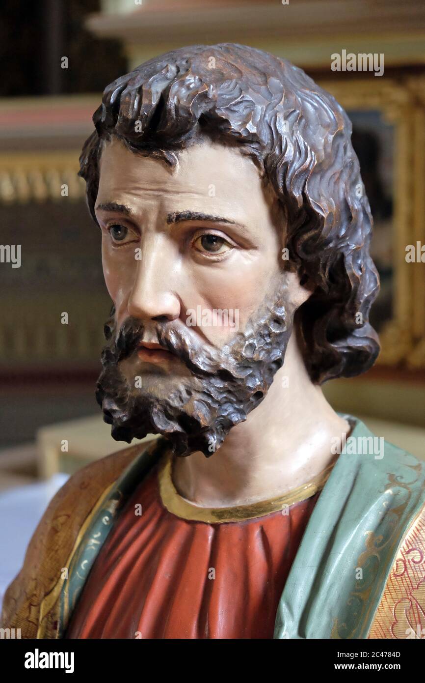 Saint Matthias, sculpture d'art ancien dans l'église croate Banque D'Images