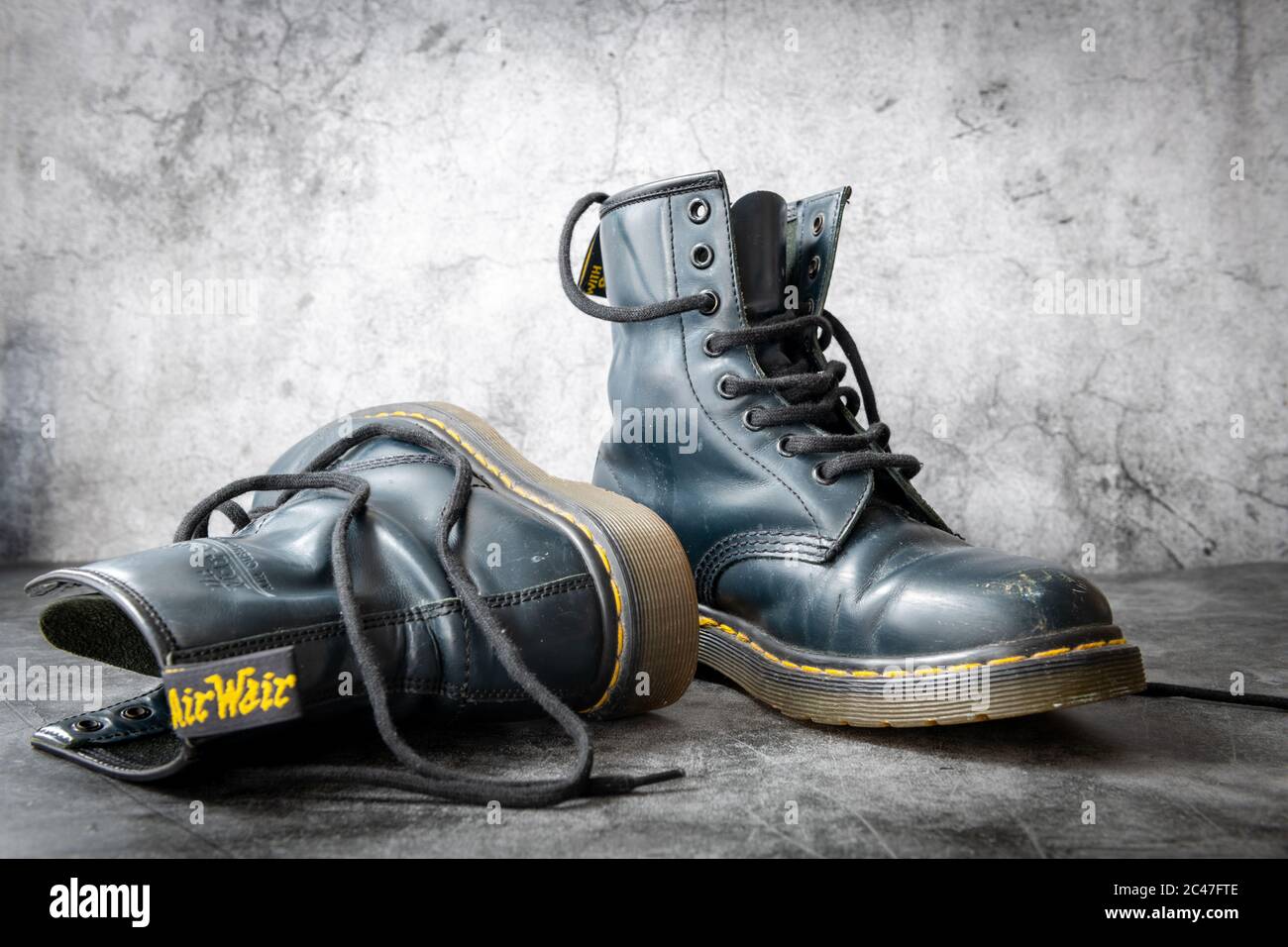 Dr martens grises cheap