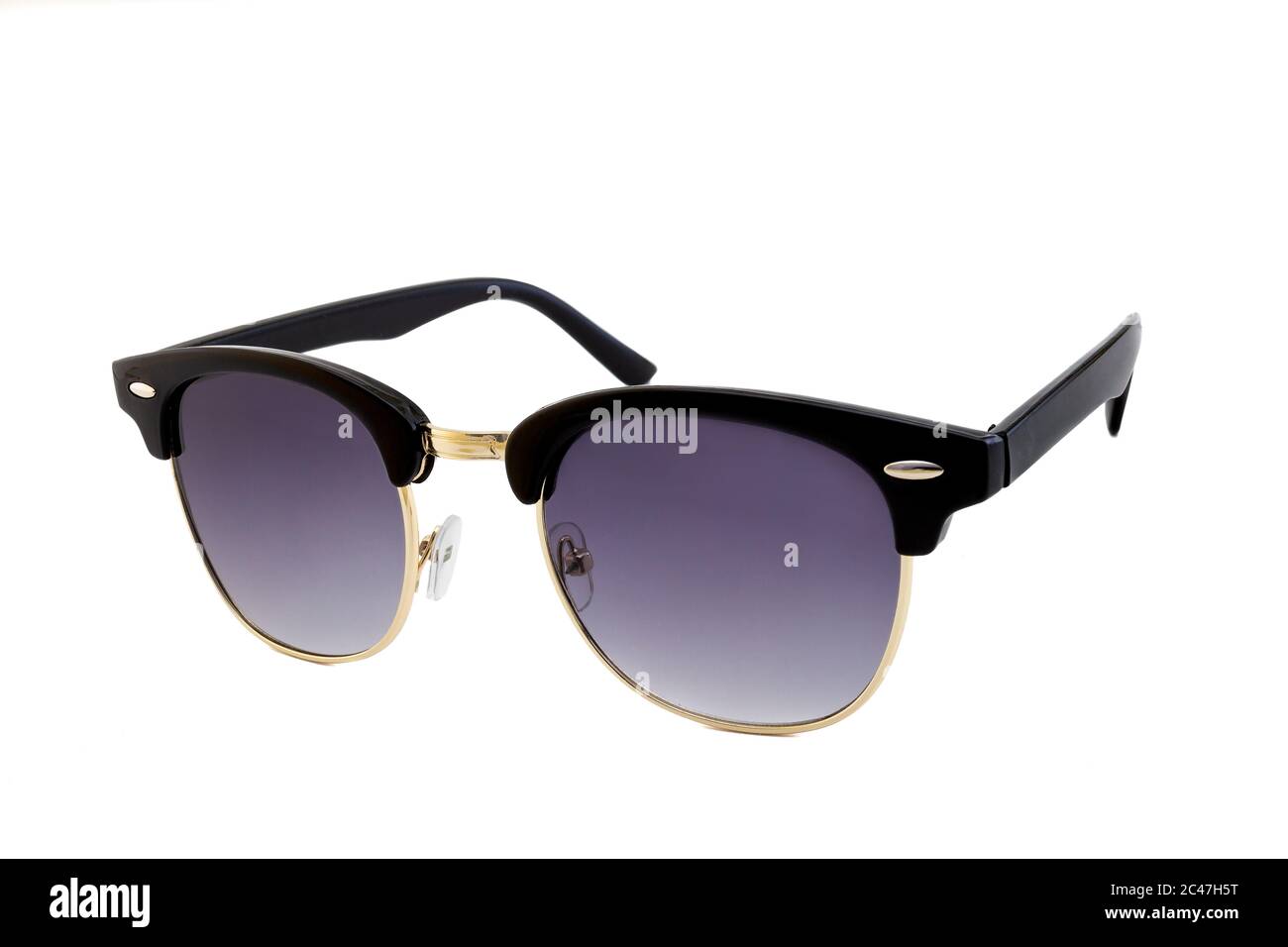 Noir épais cadres plat clubmaster lunettes de soleil avec fond rond or  cadres et clair bleu foncé lentilles isolées sur fond blanc. Vue latérale  Photo Stock - Alamy