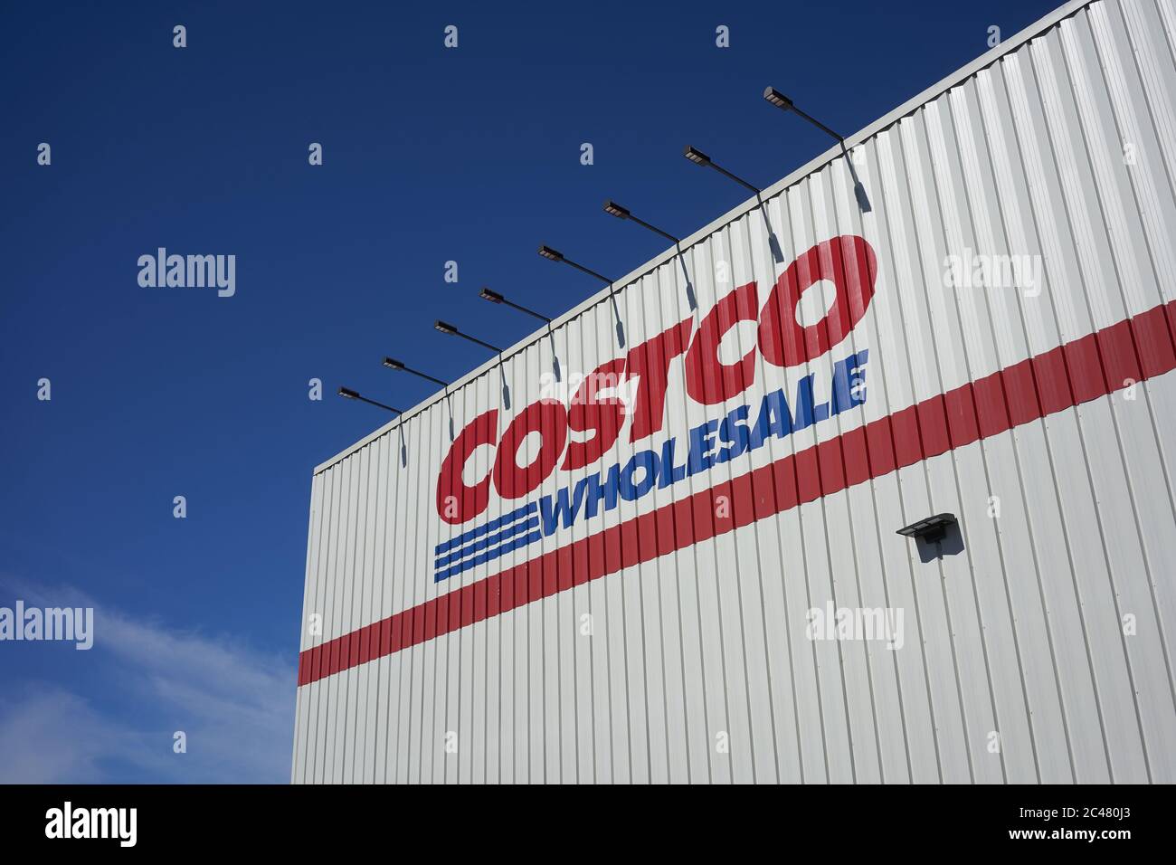 Le signe de Costco Wholesale vu dans un magasin Costco Wholesale à Tigard, Oregon, le mardi 23 juin 2020. Banque D'Images