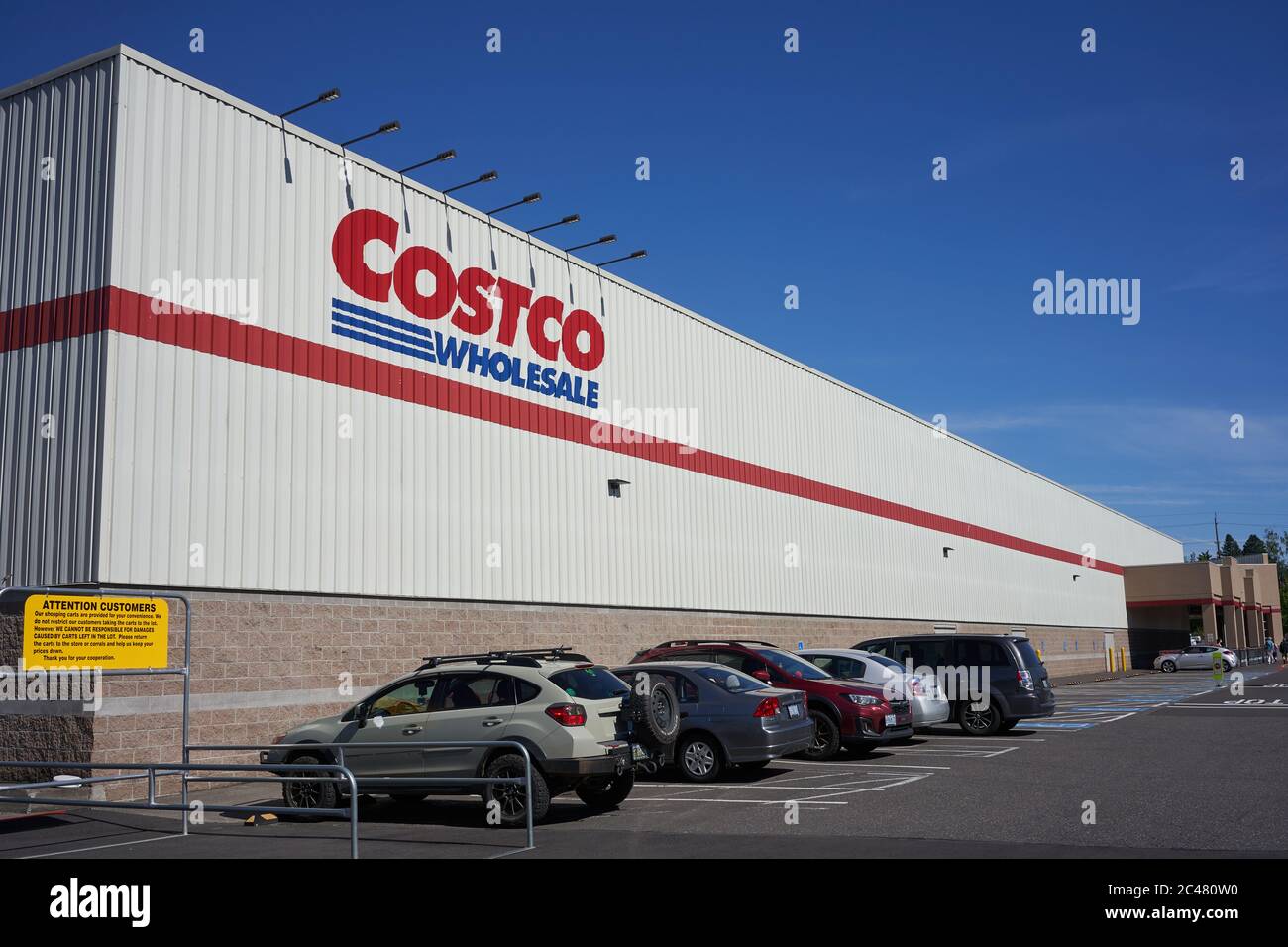 Le magasin Costco Wholesale à Tigard, Oregon, vu le mardi 23 juin 2020. Banque D'Images