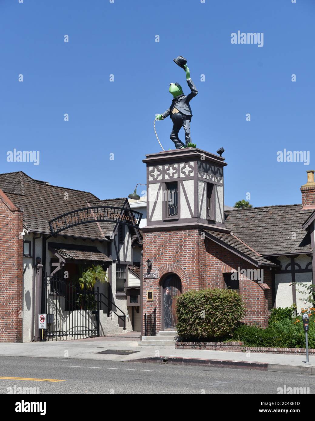 Los Angeles, CA/USA - 4 mai 2020: L'ancien Charlie Chaplin Studios sur la Brea Ave, maintenant la Jim Henson Company Banque D'Images