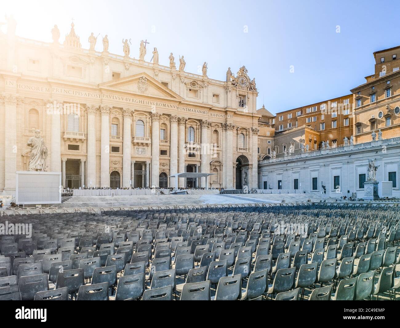 Basilique St Peters - entrée principale de la place St Peters. Vatican. Banque D'Images