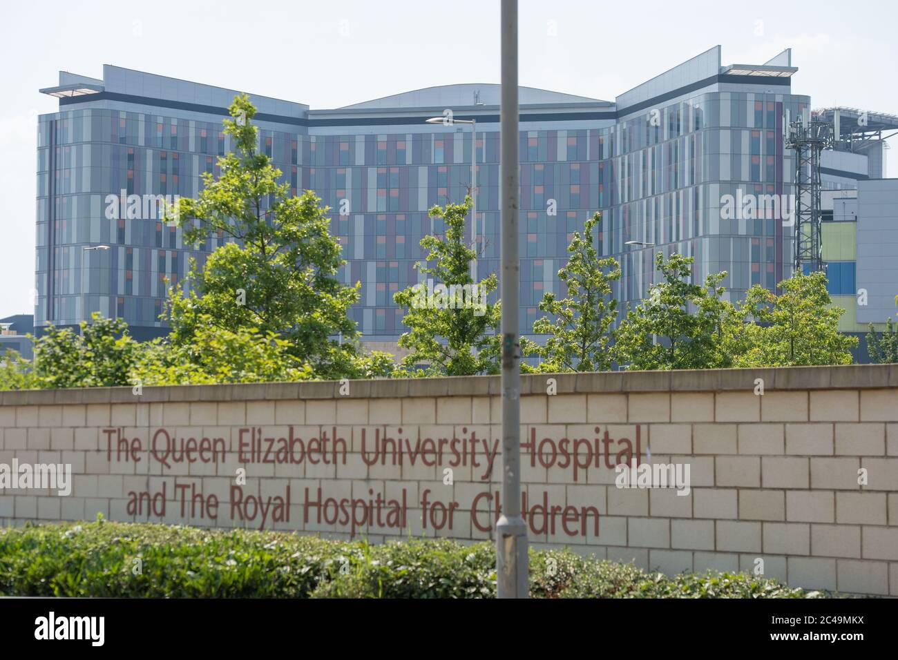 Glasgow, Royaume-Uni. 25 juin 2020. Photo: L'hôpital universitaire Queen Elizabeth (QEUH) est en pleine enquête parlementaire sur le scandale de l'eau contaminée. Le site de l'hôpital est situé directement à côté de la station de transfert des déchets de Shieldhall. Crédit : Colin Fisher/Alay Live News Banque D'Images