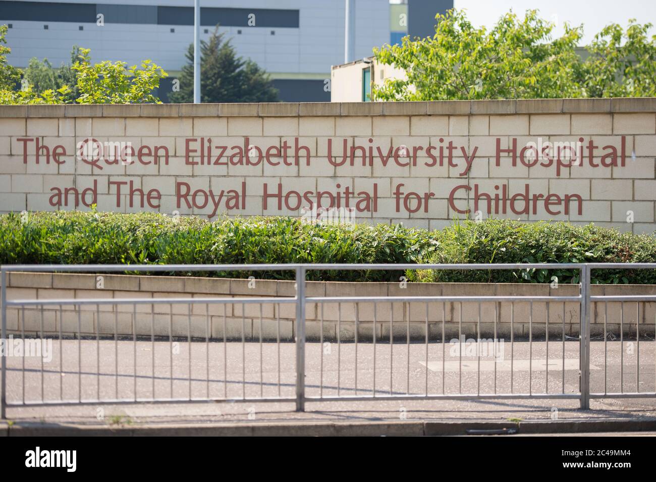 Glasgow, Royaume-Uni. 25 juin 2020. Photo: L'hôpital universitaire Queen Elizabeth (QEUH) est en pleine enquête parlementaire sur le scandale de l'eau contaminée. Le site de l'hôpital est situé directement à côté de la station de transfert des déchets de Shieldhall. Crédit : Colin Fisher/Alay Live News Banque D'Images