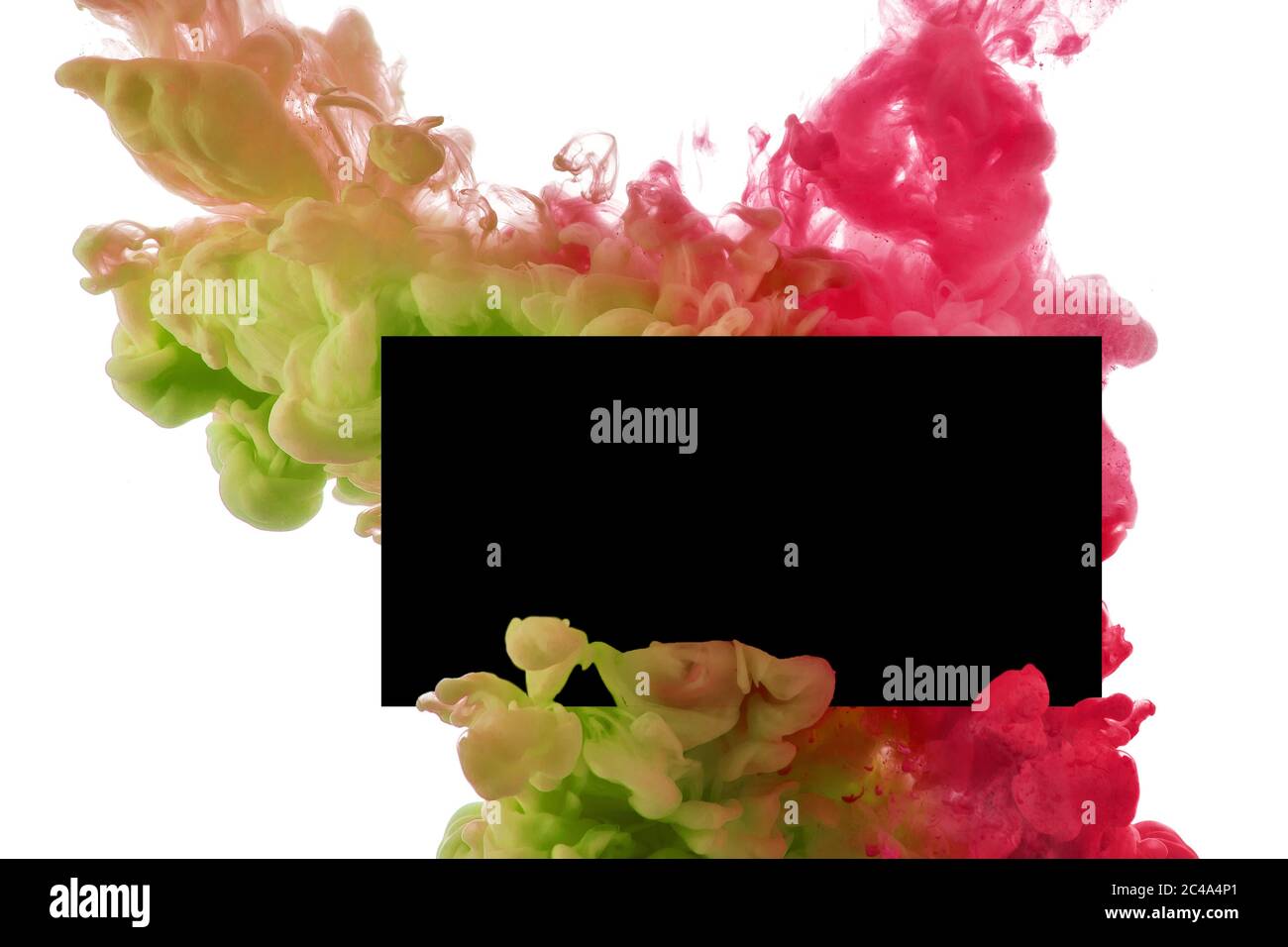 maquette carte vide et taches d'encre de couleur dans l'eau isolée sur blanc Banque D'Images