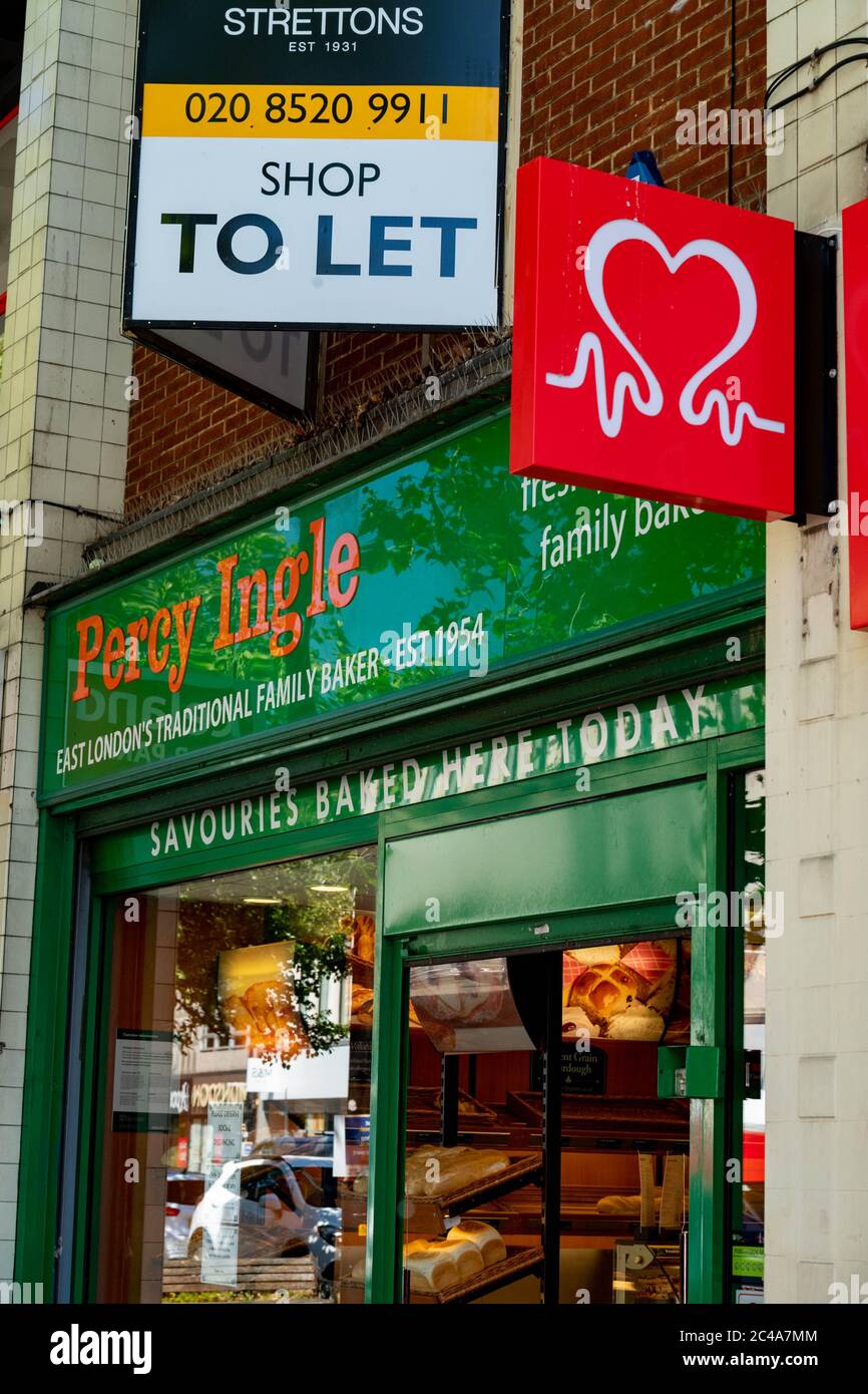 Brentwood Essex 25 juin 2020 Percy Bingle, un boulanger traditionnel de l'est ferme tous ses magasins après soixante-six ans de trading crédit: Ian Davidson/Alay Live News Banque D'Images