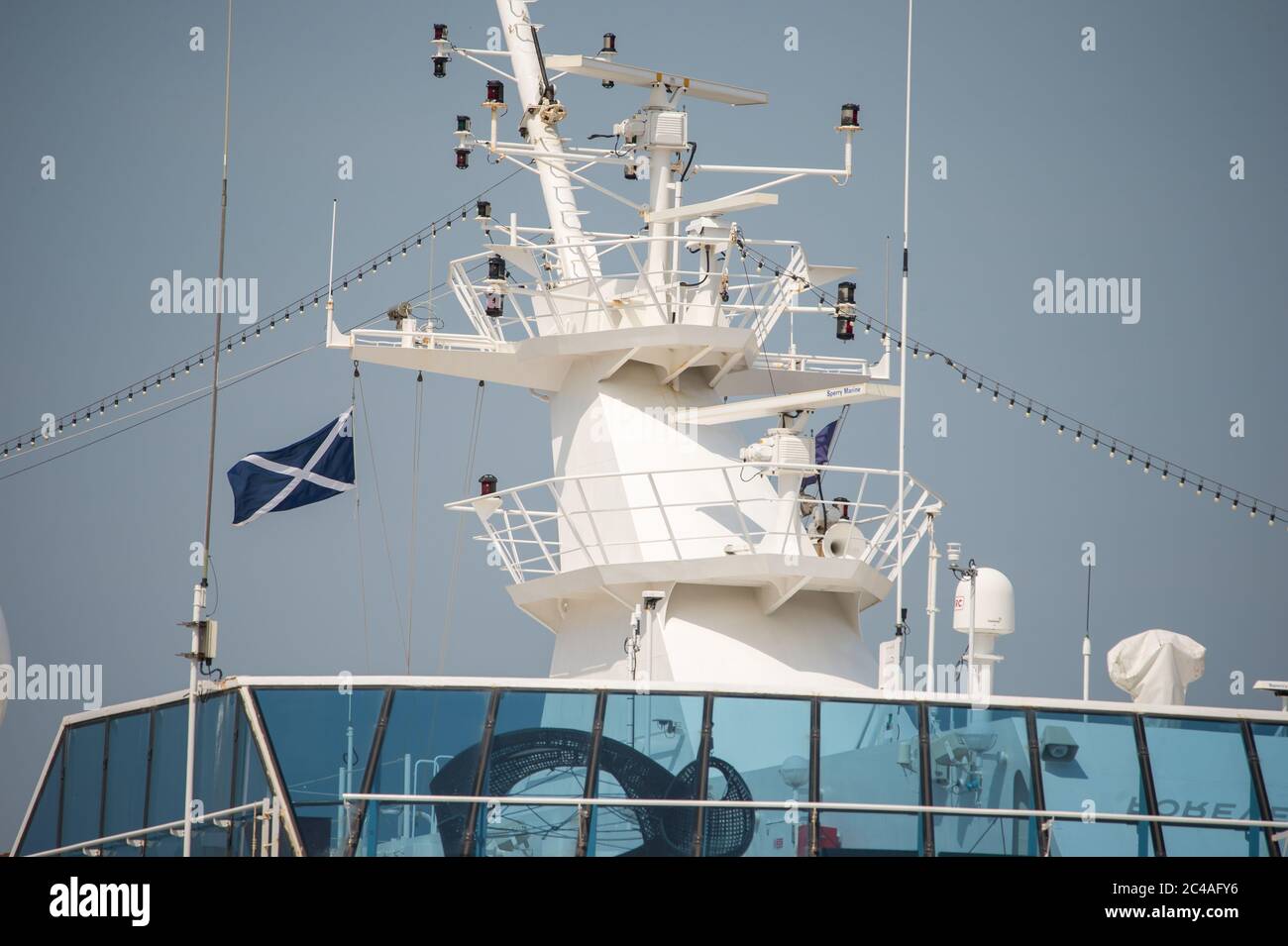 Glasgow, Royaume-Uni. 25 juin 2020. Photo: Les antennes aériennes du bateau de croisière Azamara Quest vu amarré dans le quai du Roi George V près de Shieldhall à Glasgow. En raison de la crise du coronavirus (COVID19), les navires de croisière ont amarré à Glasgow. Crédit : Colin Fisher/Alay Live News Banque D'Images