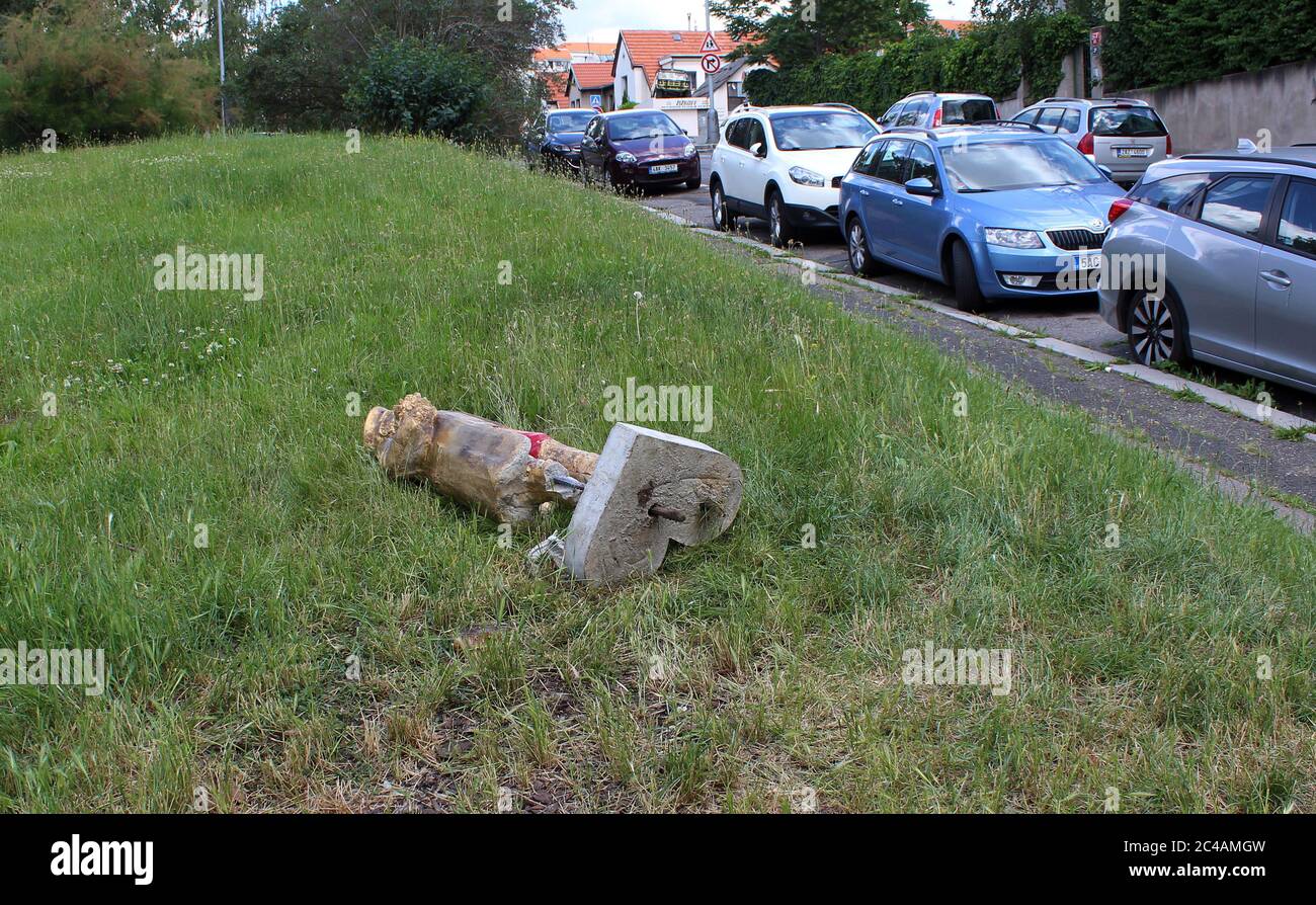 Après le retrait d'une statue du maréchal soviétique Ivan Konev à Prague en avril, l'ancien commandant de l'Armée rouge est revenu à Prague, en République tchèque, en juin Banque D'Images