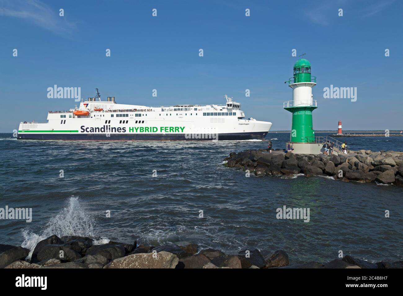 Arrivée du ferry hybride, Warnemuende, Rostock, Mecklembourg-Poméranie occidentale, Allemagne | arrivée du ferry hybride, Warnemuende, Rostock, Mecklembourg-Ouest Banque D'Images