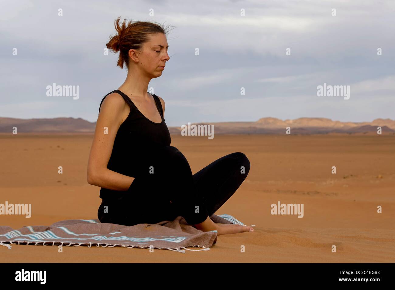 Sesshin Zen (retraite) dans le désert du sahara, maroc Banque D'Images