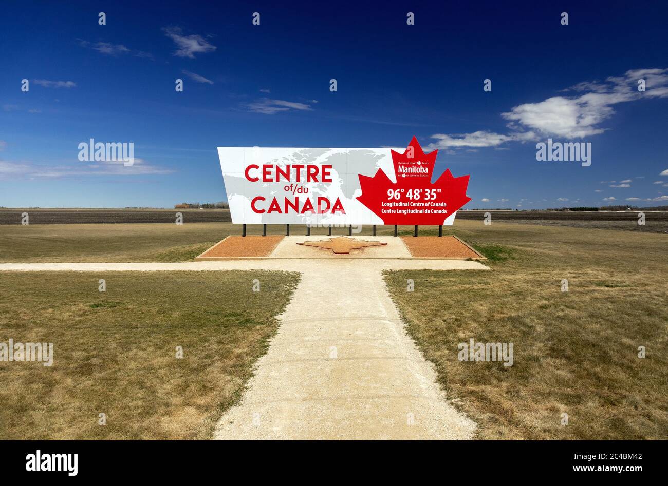 Le Centre longitudinal du Canada signe l'attraction routière Manitoba Canada sur la route transcanadienne la province du Canada Banque D'Images