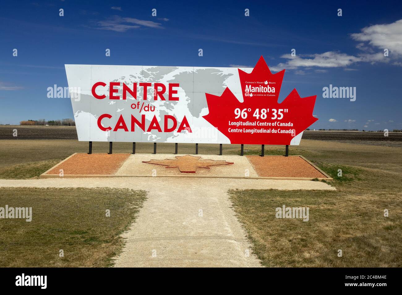 Le Centre longitudinal du Canada signe l'attraction routière Manitoba Canada sur la route transcanadienne la province du Canada Banque D'Images