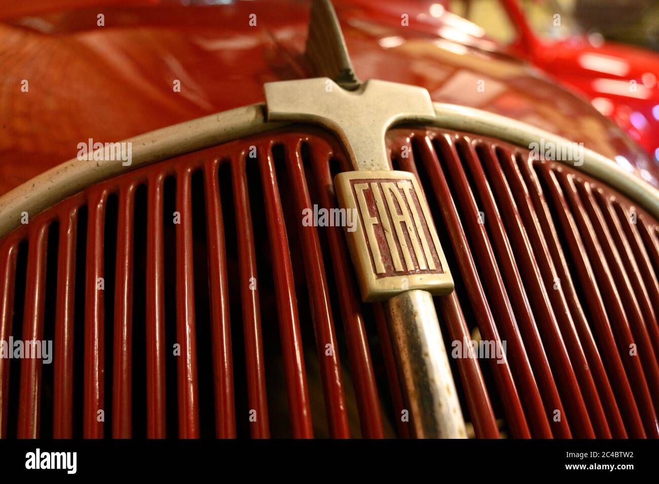 L'avant d'un véhicule FIAT d'époque. Musée des transports de Bratislava. Bratislava, Slovaquie. 2020/6/12. Banque D'Images