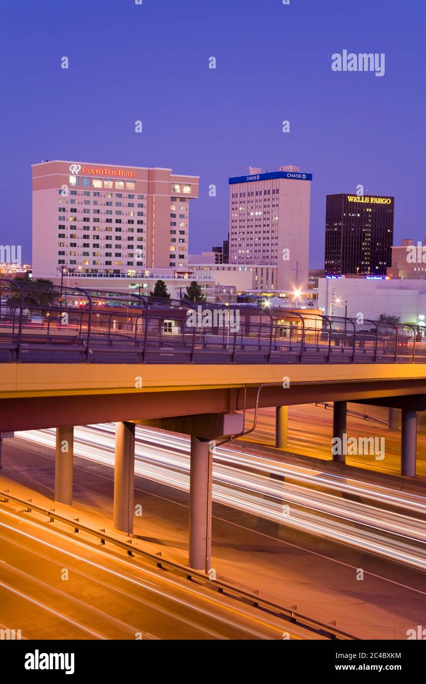 Interstate 10 et horizon d'El Paso, Texas, États-Unis Banque D'Images