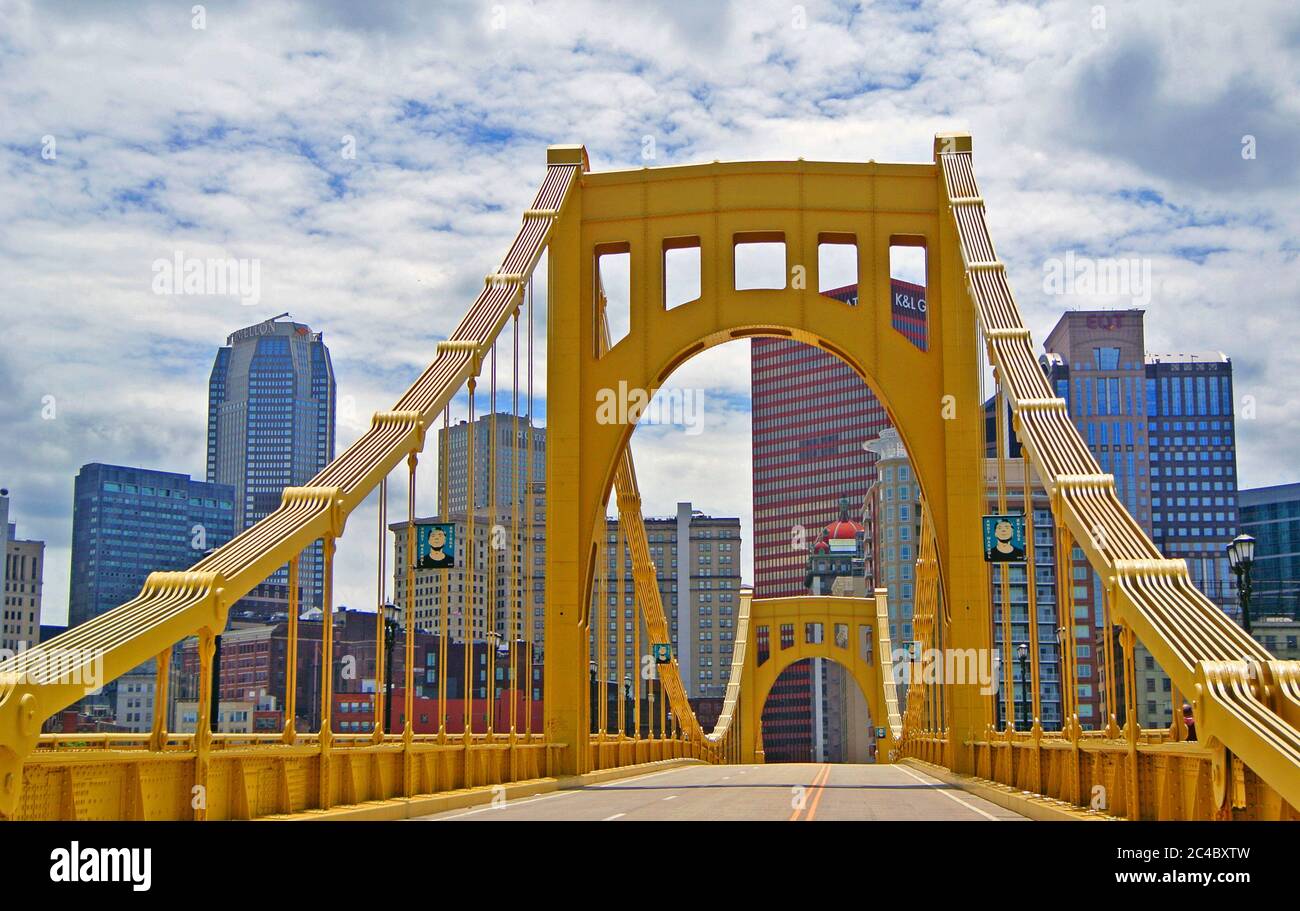 Vue depuis le pont de la 6e rue roberto clemente dans le centre-ville de pittsburgh Pa Banque D'Images Vue depuis le pont de la 6e rue roberto clemente dans le centre-ville de pittsburgh Pa Banque D'Images