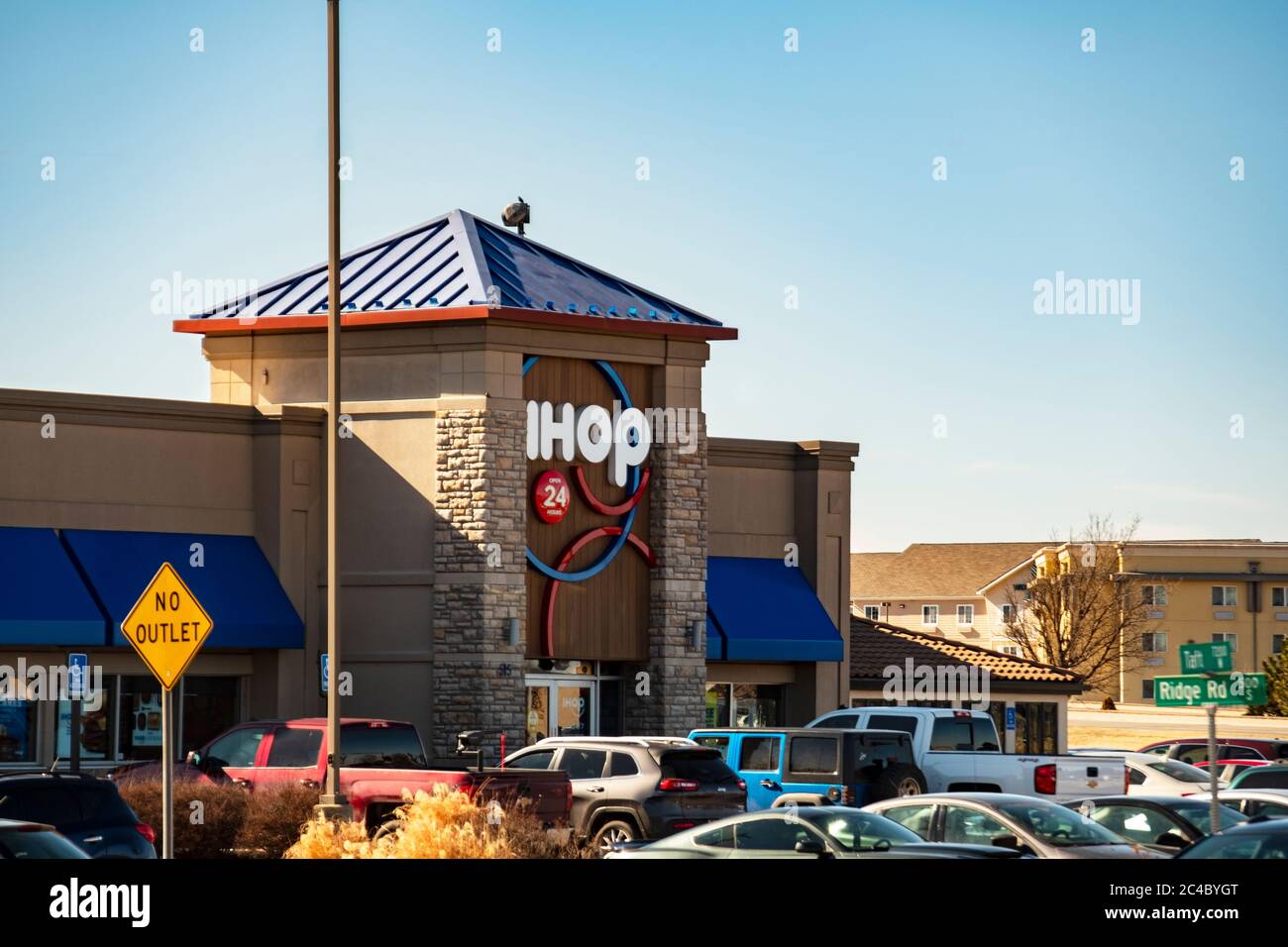 Façade extérieure et entrée de IHOP, International House of Pancakes restaurant à Wichita, Kansas, États-Unis. Banque D'Images