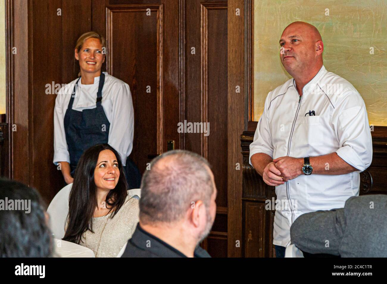 Marc Fosh, chef étoilé au guide Michelin, à l'occasion du festival gastronomique Rheingau à Hattenheim, Eltville am Rhein, en Allemagne Banque D'Images