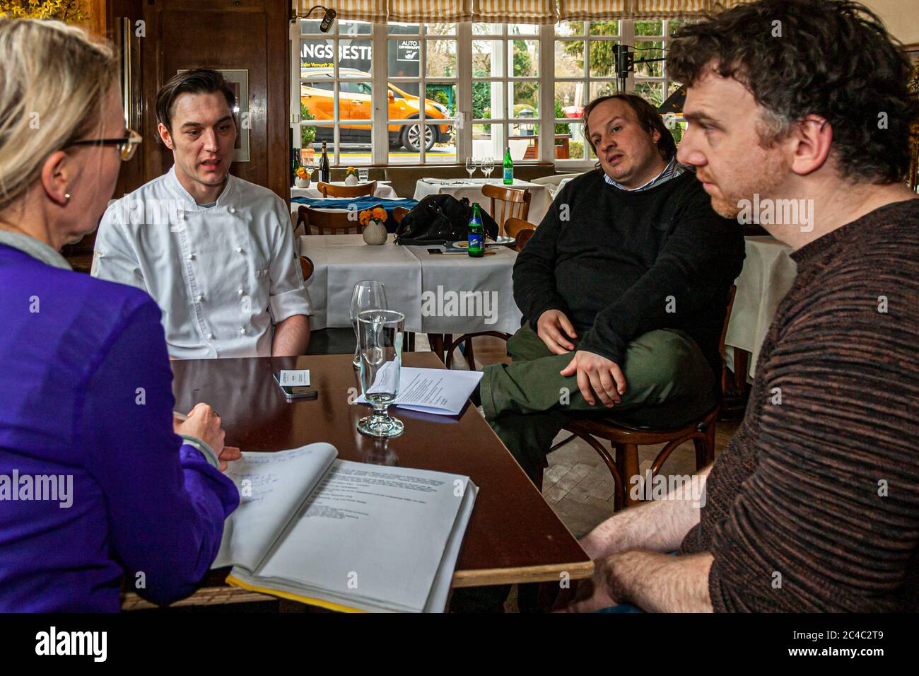 Andy Vorbusch, Patrick von Vacano et Rene Frank au Rheingau Gourmet Festival à Hattenheim, Eltville am Rhein, Allemagne Banque D'Images