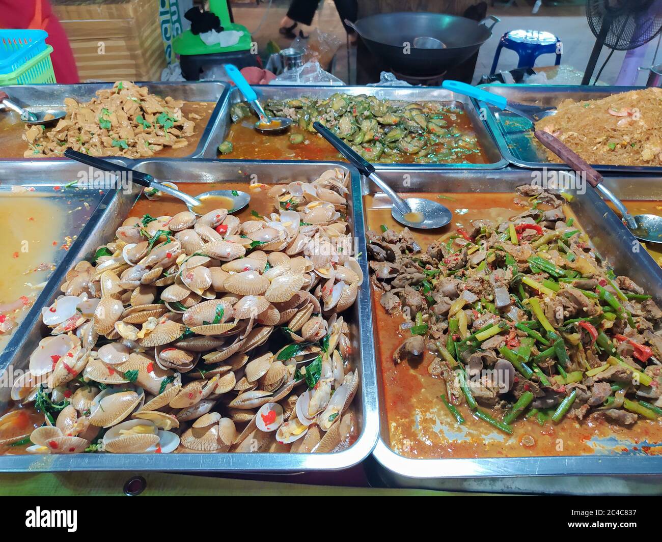 La nourriture traditionnelle était disponible sur le marché, Bangkok Thaïlande Banque D'Images