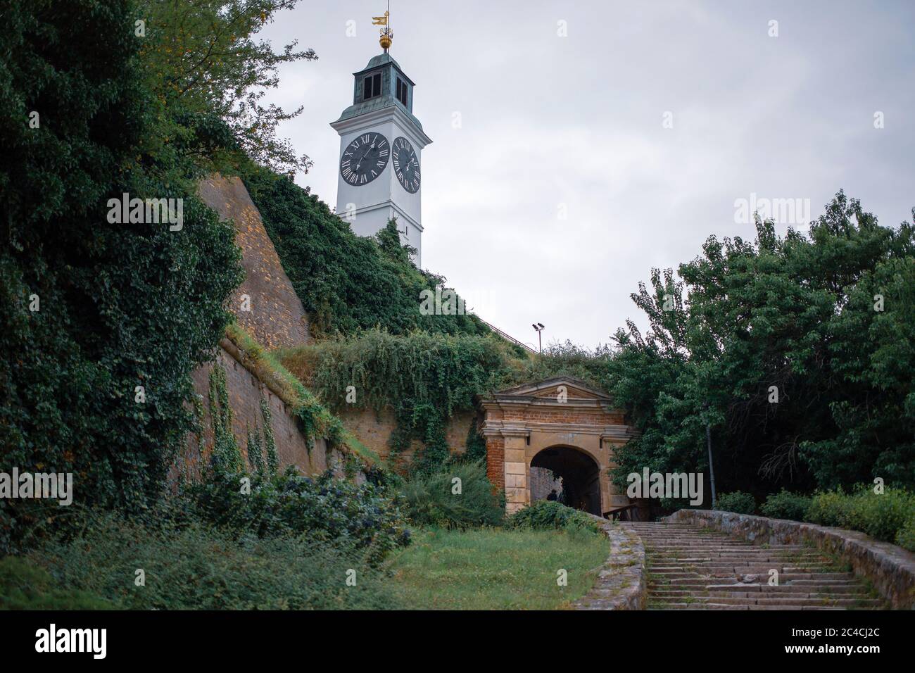 Serbie - Tour de l'horloge de la forteresse de Petrovaradin près de Novi Sad Banque D'Images