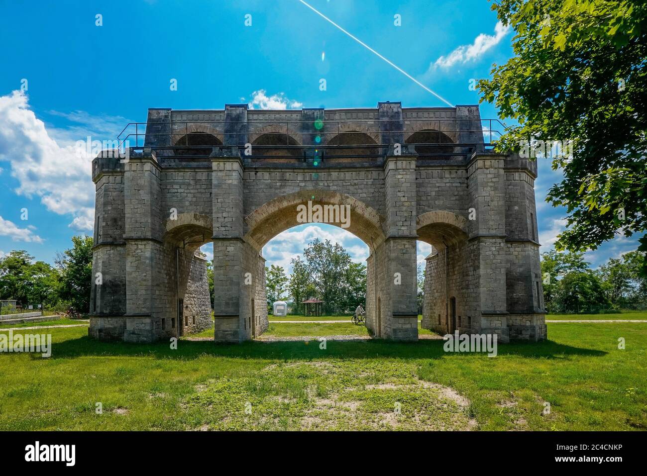 17.06.2020, Rudersdorf près de Berlin, Brandebourg, le parc des musées Rudersdorf dans le Markisch-Oderland est considéré comme le berceau de l'industrie des matériaux de construction. Le calcaire est extrait à Rudersdorf depuis plus de 750 ans et l'exploitation de la fonte continue jusqu'en 2062 au moins. Sur la photo le pilier de la poulie, ancien élévateur incliné de 1871. | utilisation dans le monde entier Banque D'Images