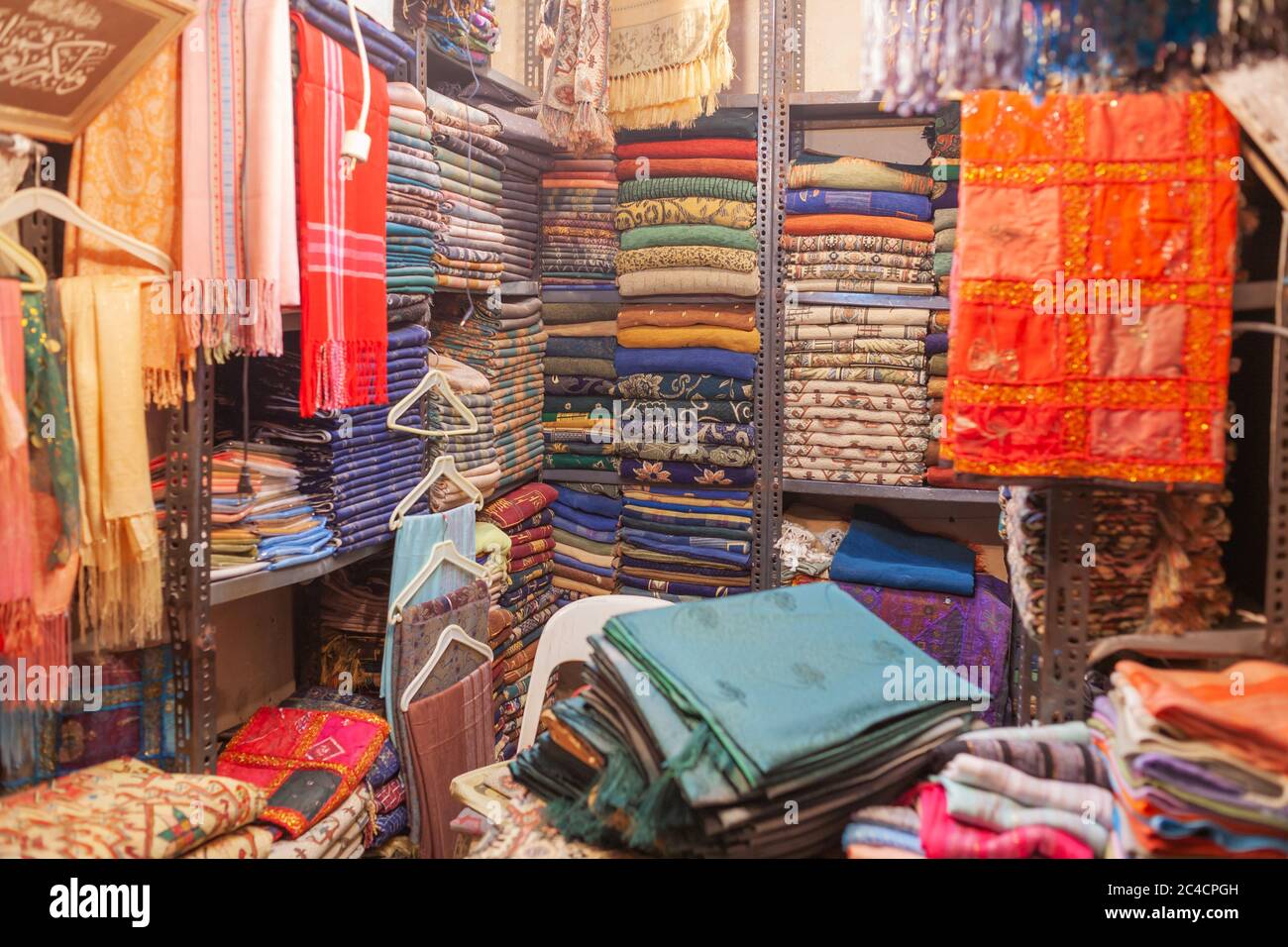 Bazar, magasin de tissus, Souks d'Alep, Syrie Banque D'Images