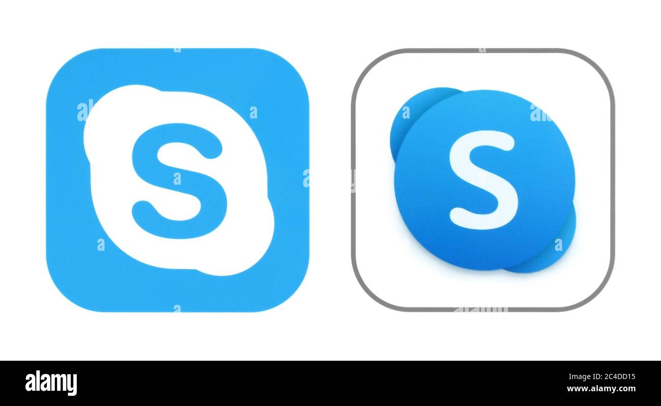 Kiev, Ukraine - 02 novembre 2019 : icônes anciennes et nouvelles de l'application Skype, imprimée sur le livre blanc. Skype est une application de télécommunications spécialisée Banque D'Images