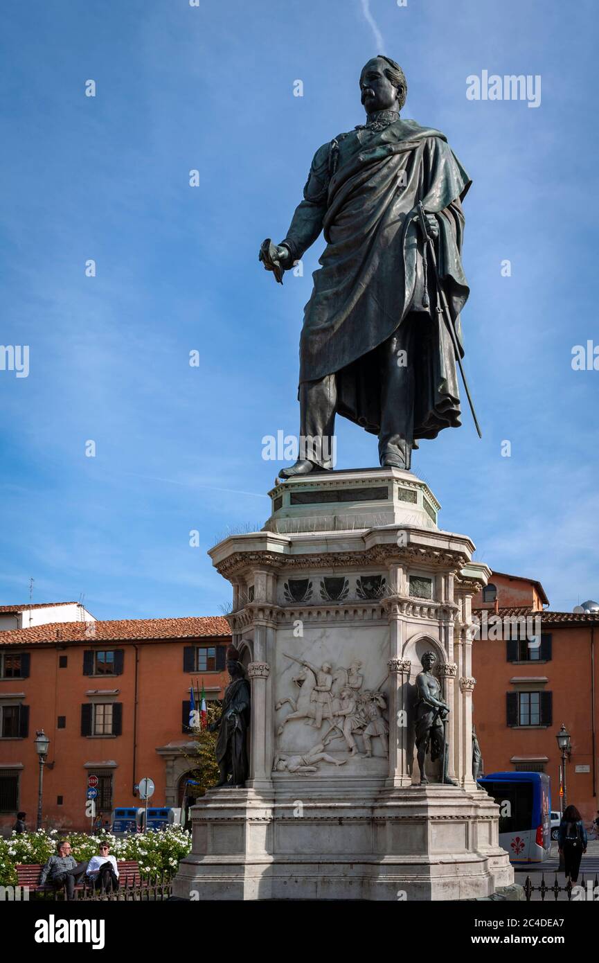Monument au général Manfredo Fanti, chef de file dans les batailles pour l'indépendance italienne, devant l'église Saint-Marc à la Piazza San Marco à Florence, Italie Banque D'Images