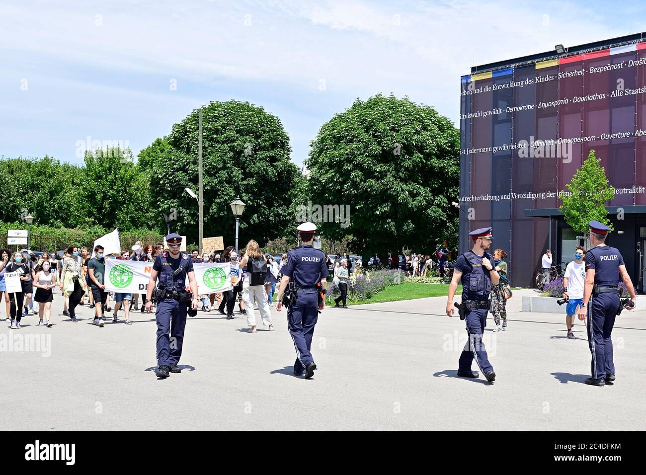 Vienne, Autriche. 26 juin 2020. Rassemblement et manifestation du vendredi pour l'avenir: Grève climatique: "Pas d'emplois sur une planète morte" à Vienne le 26 juin 2020. Crédit: Franz PERC / Alay Live News Banque D'Images