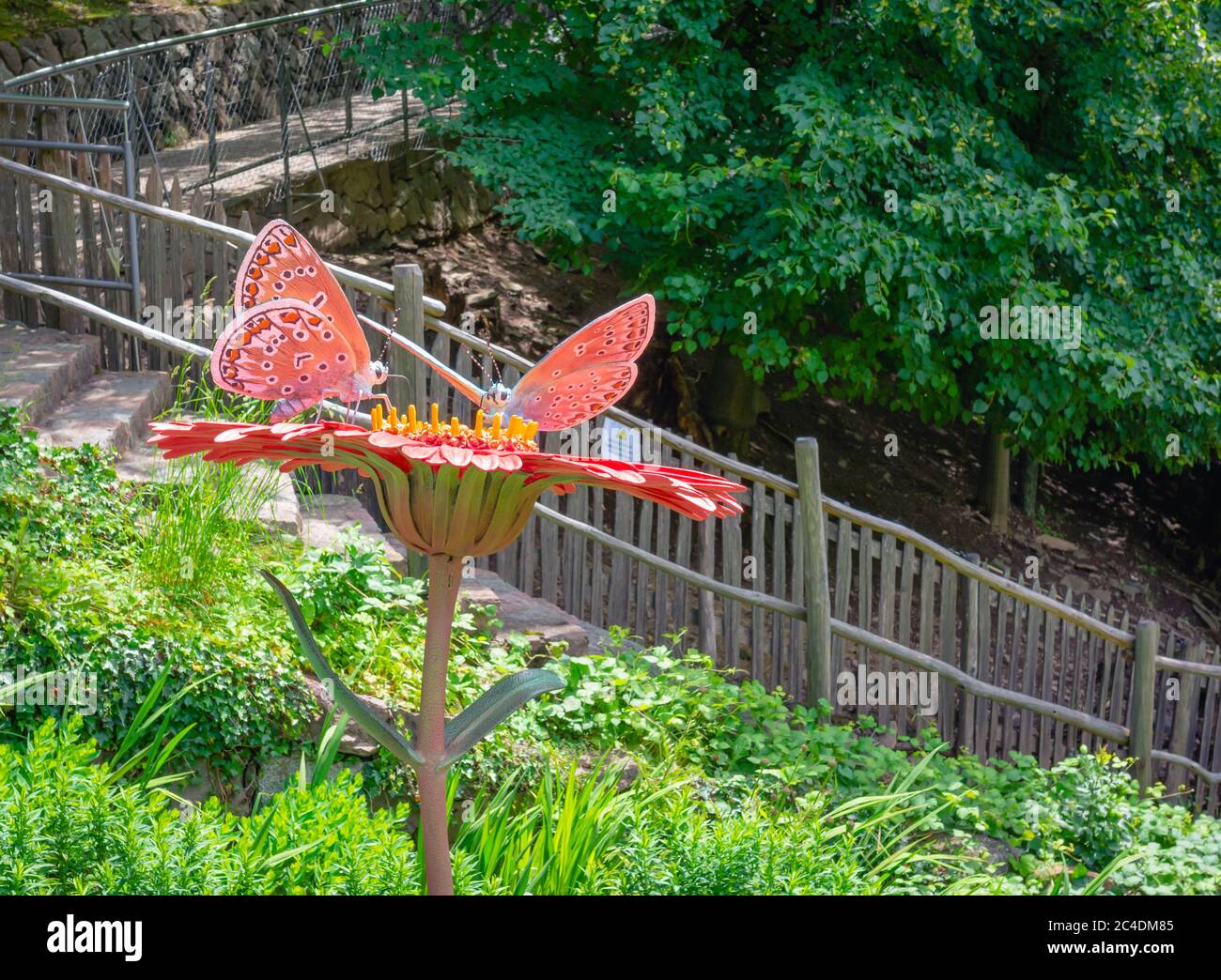 Les majestueux jardins botaniques du château de Trauttmansdorff, près de Merano/Meran dans le Tyrol du Sud, dans le nord de l'Italie, le 8 juin 2020 Banque D'Images
