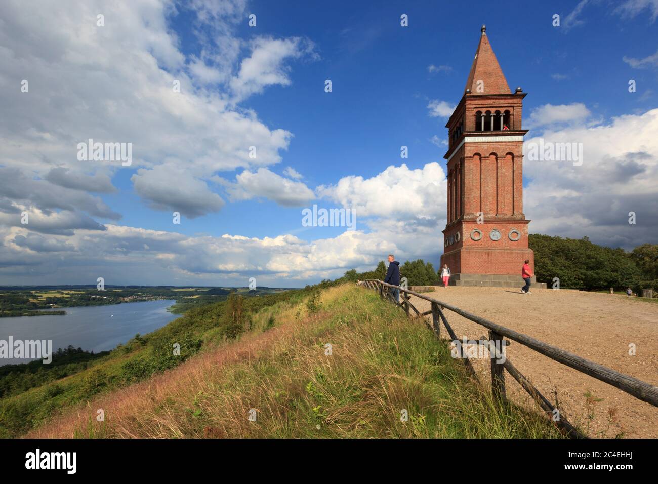 Vue depuis Himmelbjerget (montagne du ciel) sur le lac de Julso et le district des lacs, près de Silkeborg, district des lacs, Jutland, Danemark, Europe Banque D'Images