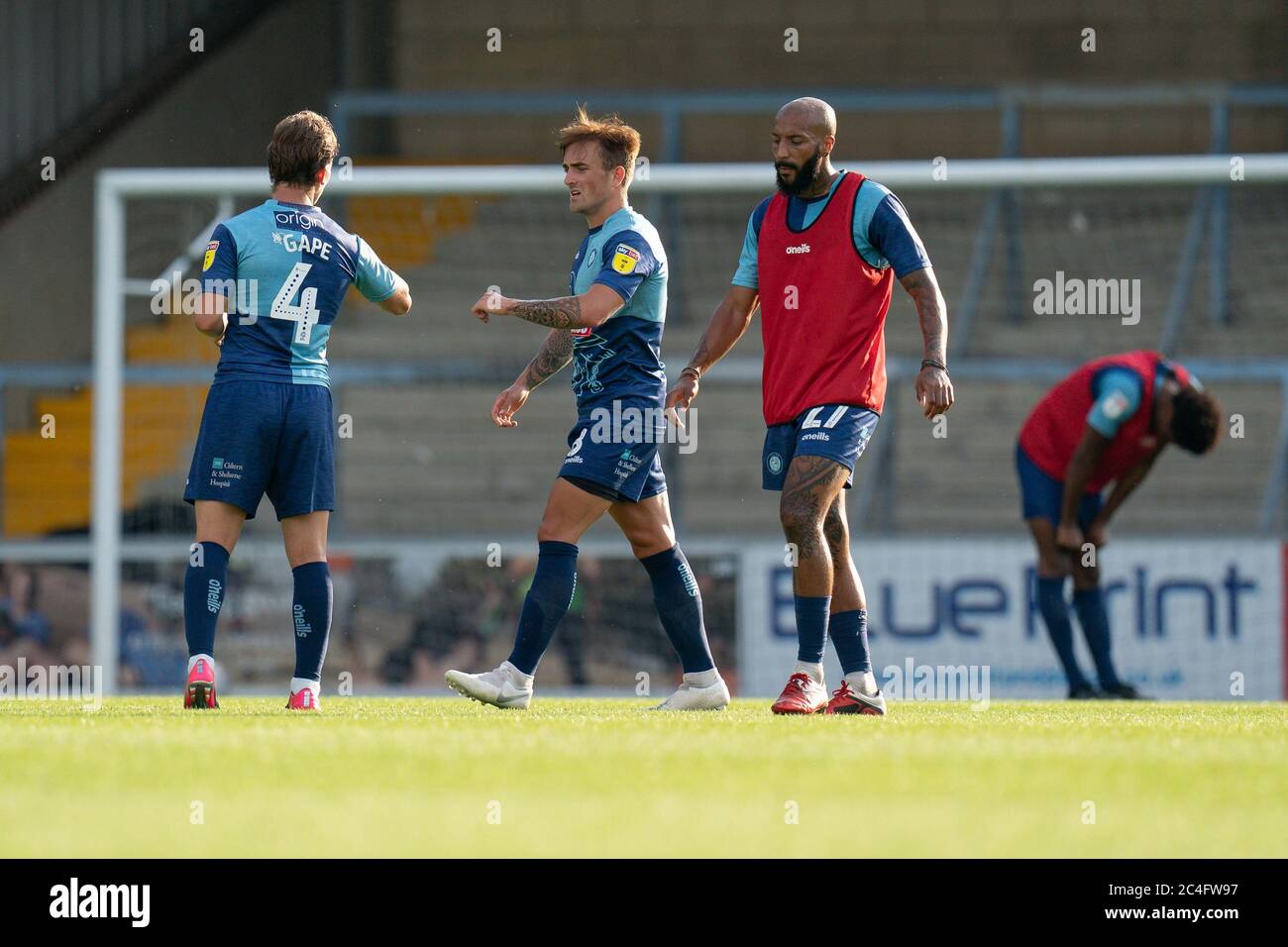 High Wycombe, Royaume-Uni. 26 juin 2020. Dominic gape, Alex Pattison et Josh Parker de Wycombe Wanderers lors de la session de formation du Wycombe Wanderers FC à Adams Park, High Wycombe, Angleterre, le 26 juin 2020. Photo de David Horn. Crédit : images Prime Media/Alamy Live News Banque D'Images