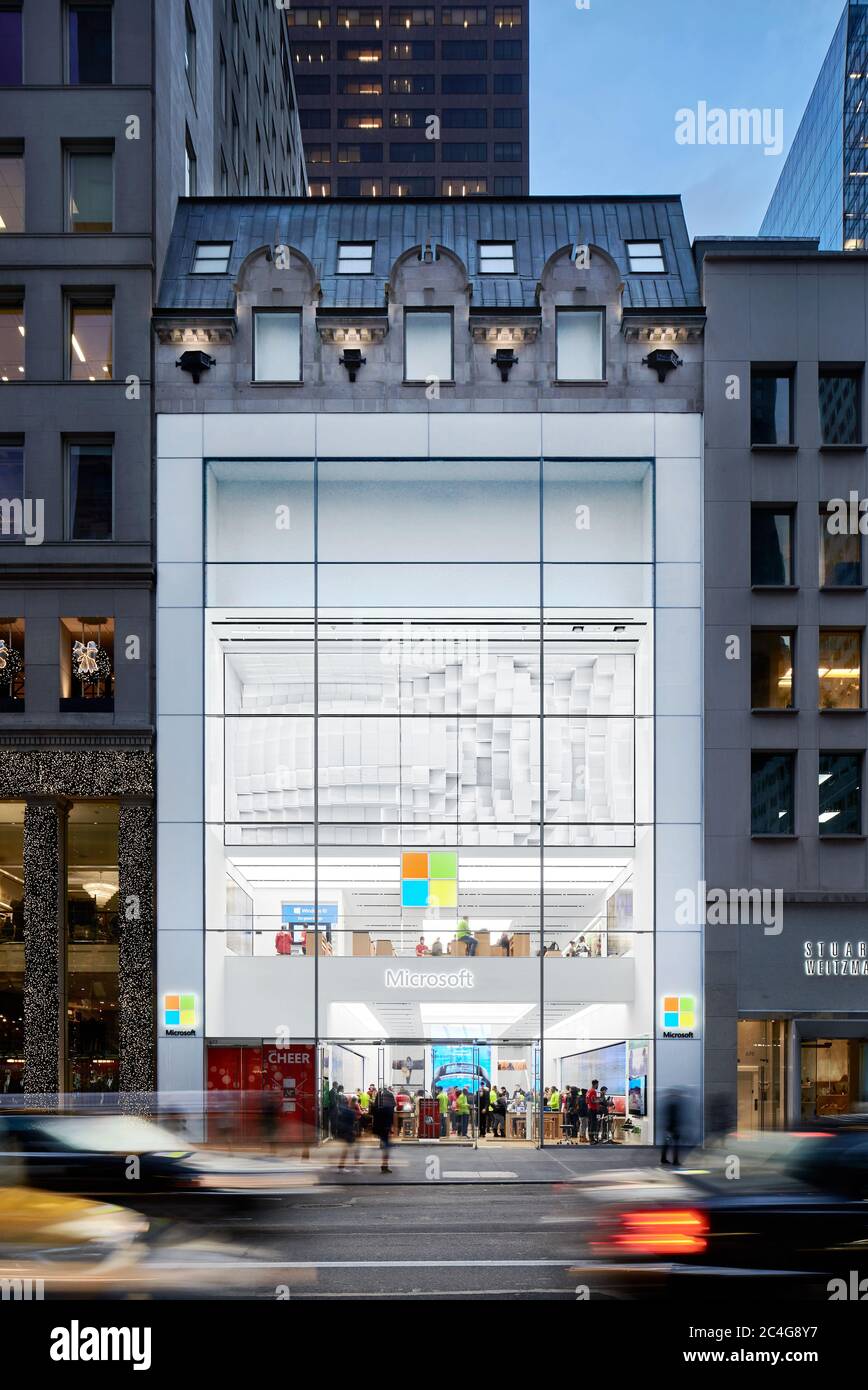 Microsoft Retail Store sur la 5ème Avenue à New York photographié par John Muggenborg. Banque D'Images