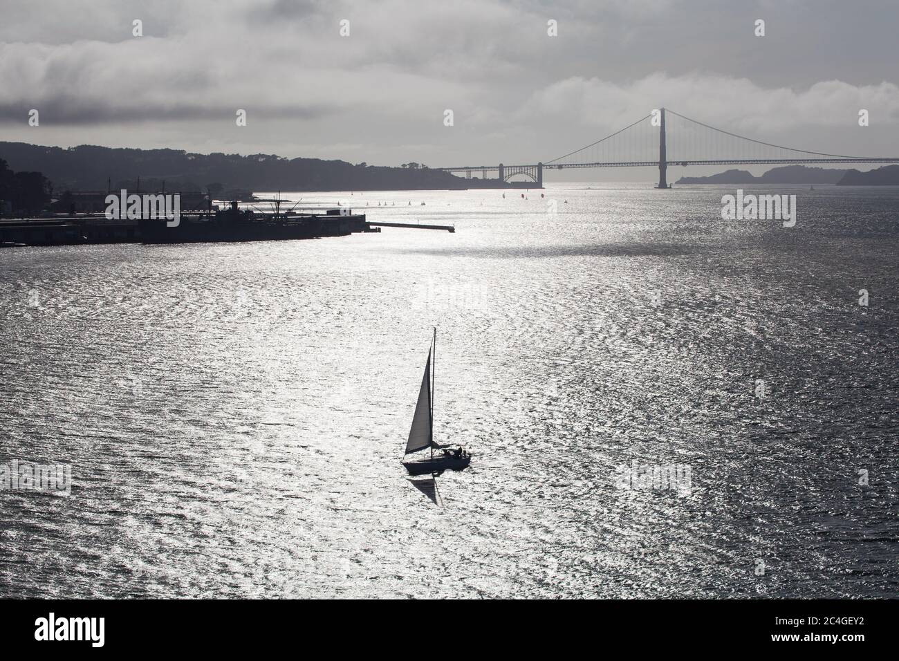Voile dans la baie de San Francisco Banque D'Images