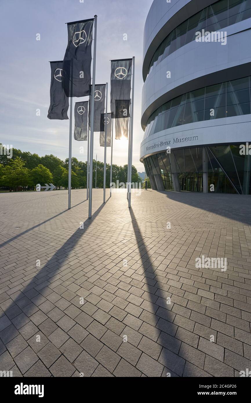 Stuttgart Bad Cannstatt, Allemagne - 22 mai 2020: Mercedes-Benz World est un centre de clientèle de la société Daimler à Stuttgart-Bad Cannstatt. Banque D'Images