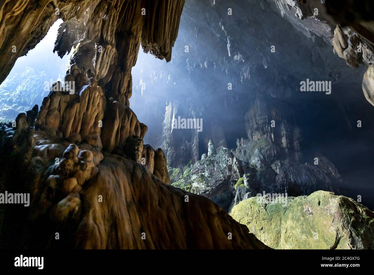 L'entrée d'une grotte dans MOC Chau, province de son la, Vietnam Banque D'Images