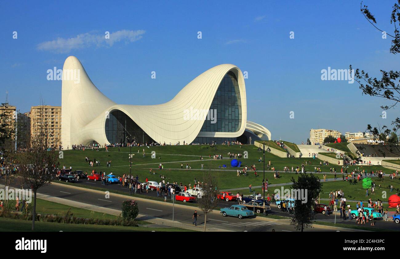 Azerbaïdjan. 08/26/2017 ans. Centre Heydar Aliyev. Exposition de voitures rétro. Été. Banque D'Images