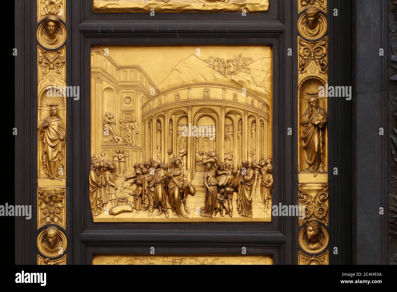 Détails de la sculpture en bronze porte du Paradis, baptistère de