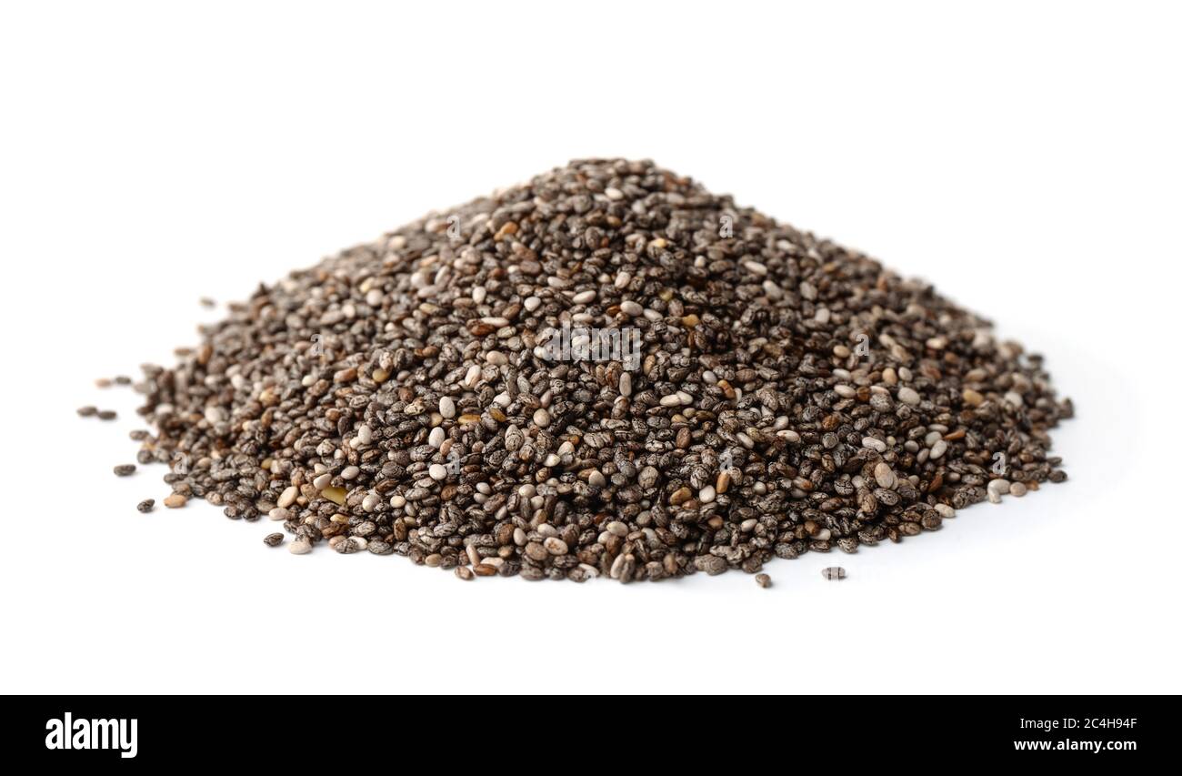 Pile de chia seeds isolated on white Banque D'Images