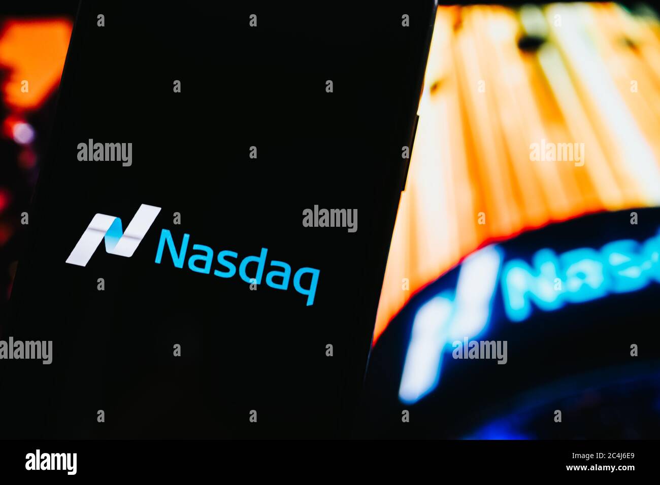 Logo NASDAQ sur l'écran du téléphone portable. Banque D'Images