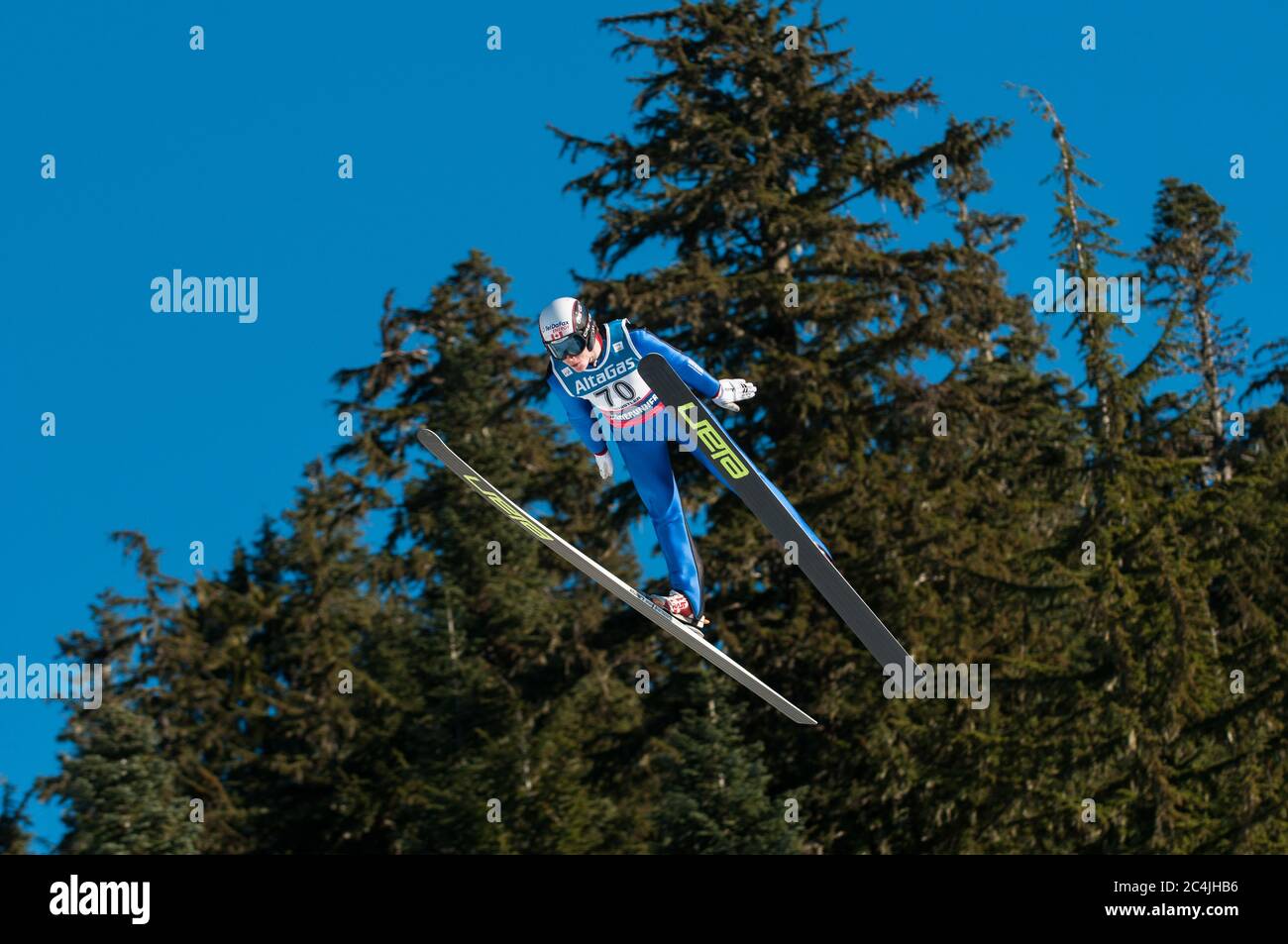 Whistler, C.-B., Canada : un précurseur inconnu qui saute au parc olympique de Whistler - photo de la réserve Banque D'Images