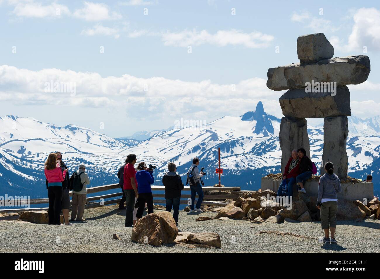 Whistler, C.-B., Canada : les touristes visitent Whistler Peak en été – photo Banque D'Images