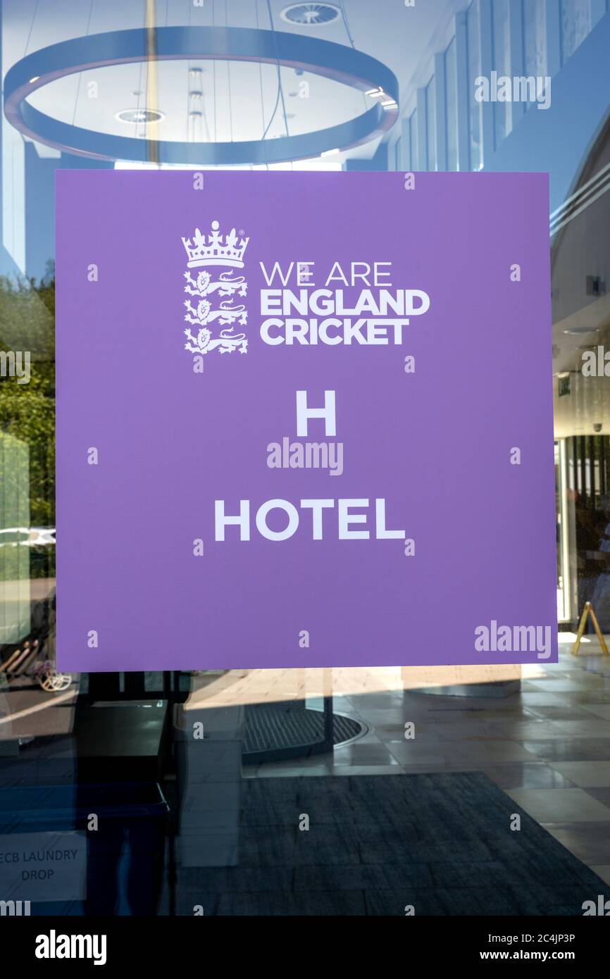 Nous sommes England Cricket - panneau à l'Ageas Bowl Hilton Hotel re arrangements pour le cricket international pendant l'épidémie de Covid-19. Banque D'Images