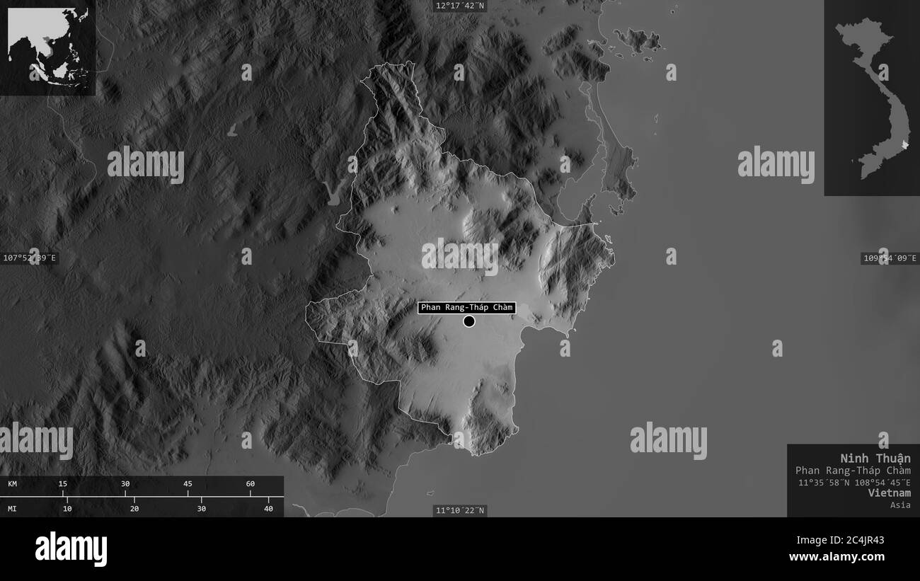 Ninh Thuận, province du Vietnam. Carte à échelle de gris avec lacs et rivières. Forme présentée dans sa zone de pays avec des superpositions informatives. Rendu 3D Banque D'Images