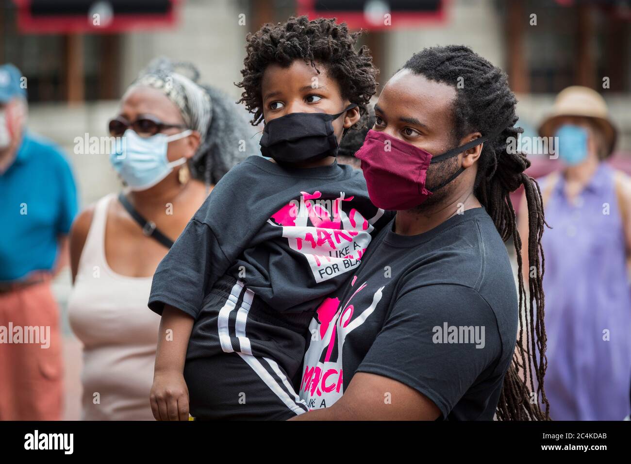 27 juin 2020. Boston, ma. Des centaines de personnes ont assisté à la marche comme une mère pour Black Lives Boston, un rassemblement en réponse au meurtre de George Floyd highlig Banque D'Images