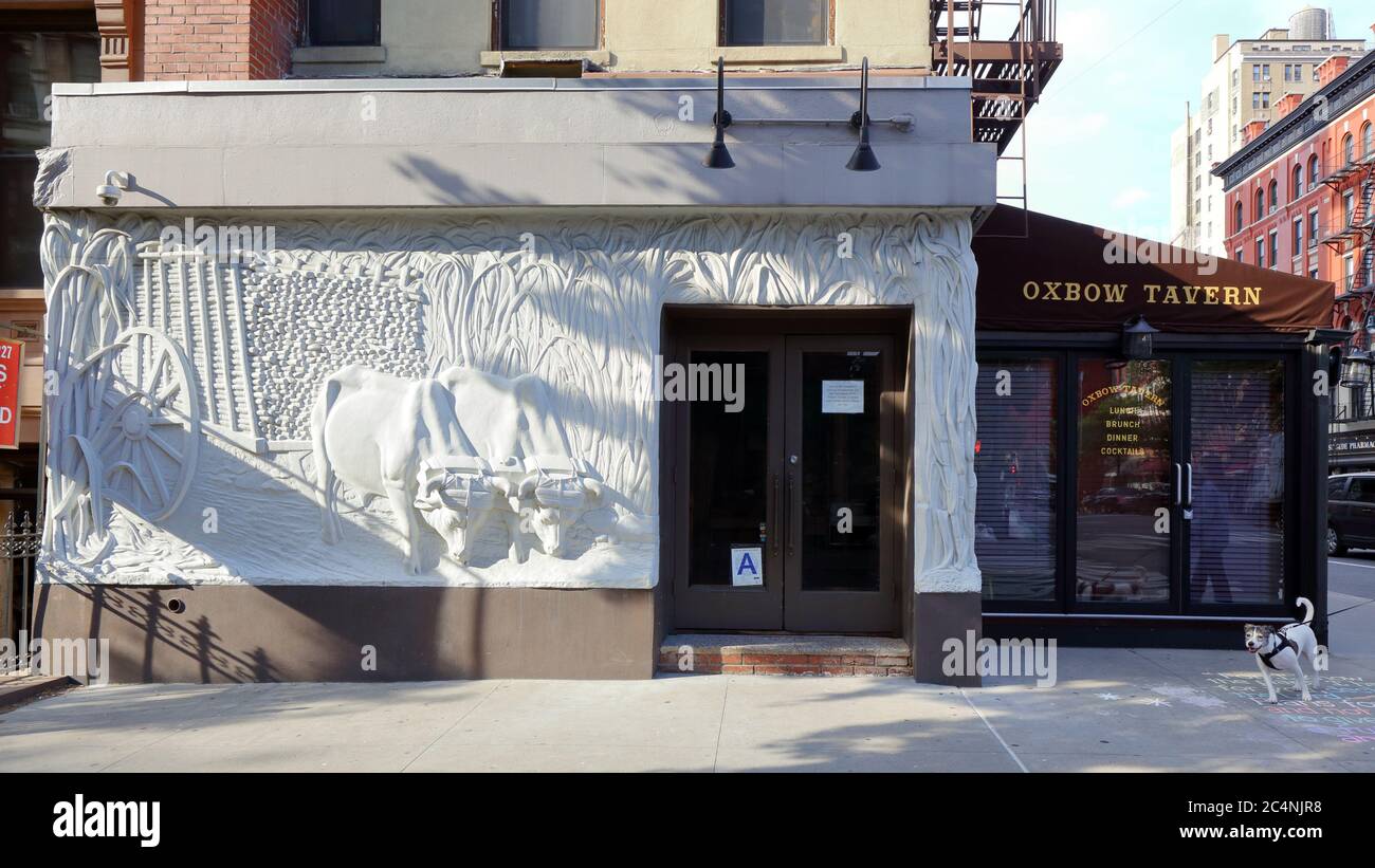 Oxbow Tavern, 240 Columbus Ave, New York, NY. Façade extérieure d'un restaurant dans le quartier Upper West Side de Manhattan. Banque D'Images