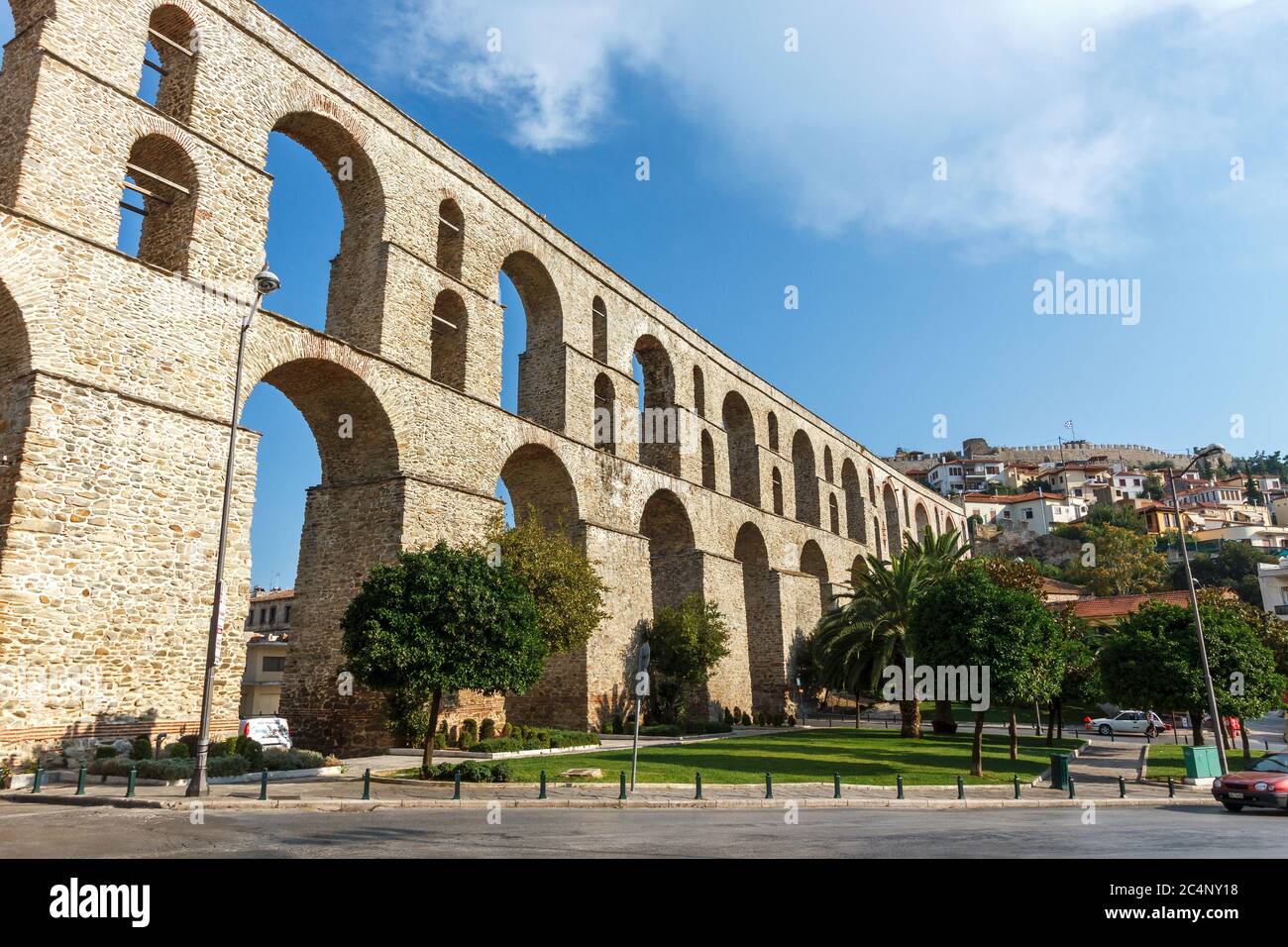 L '62164' ( ='arches"), le célèbre aqueduc de la ville de Kavala, Macédoine, Grèce. Banque D'Images